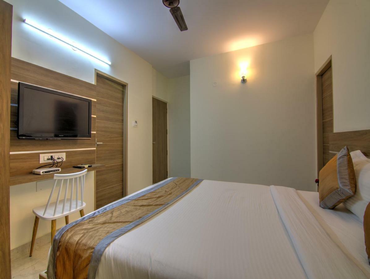 Sunshine Suites Grand Deluxe Bangalore Exterior photo